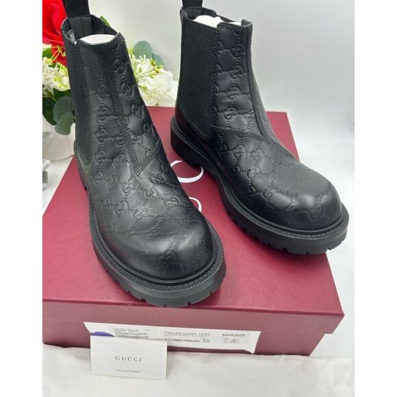 Men\'s Gucci MIART GG Leather logo sole Chelsea boots size 9.5 made in Italy